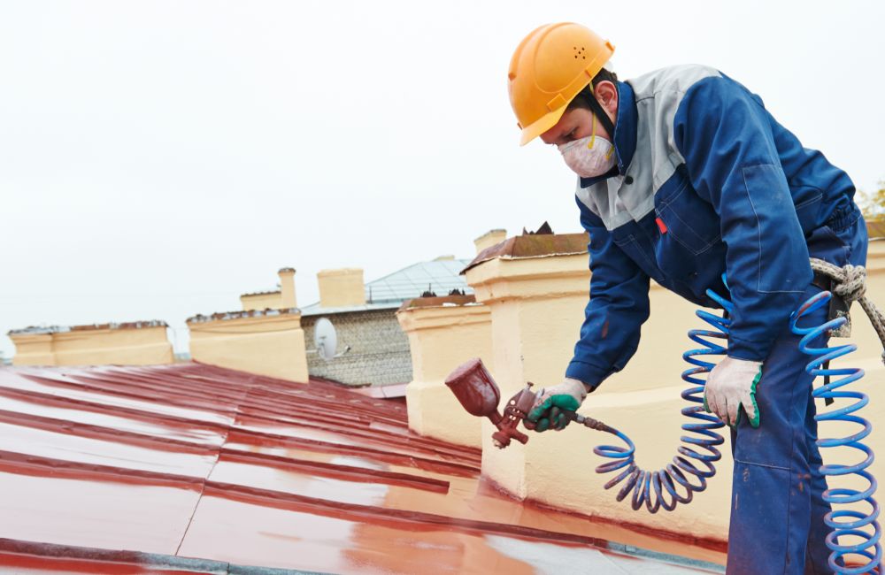 Pourquoi et comment peindre sa toiture ? Guide complet