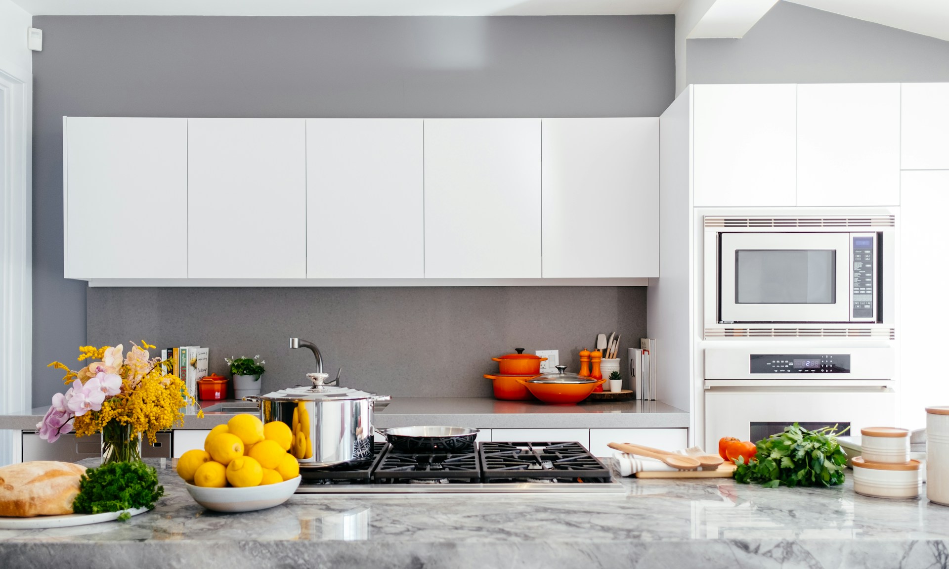 Plan de travail cuisine et espace ouvert